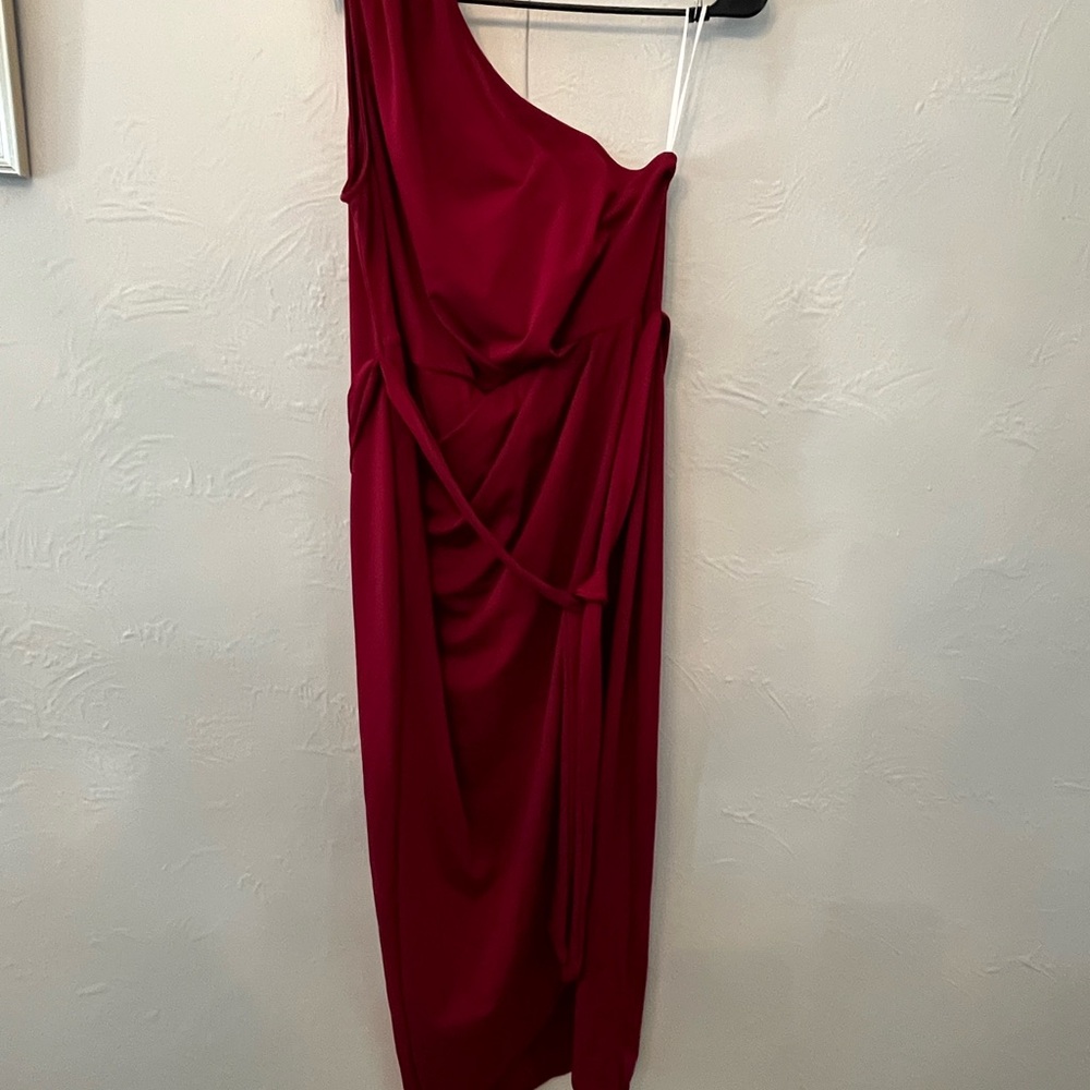Elegant Red One-Shoulder Dress